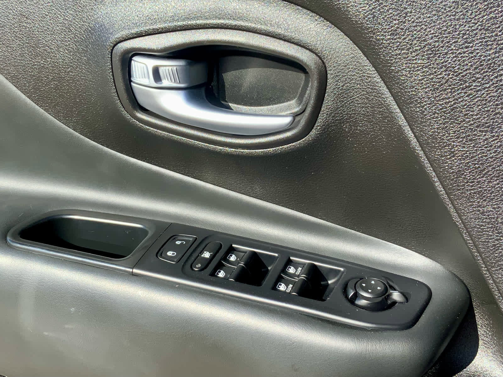 Used 2019 Jeep Renegade Altitude w/ UConnect 8.4 Nav Group image 48