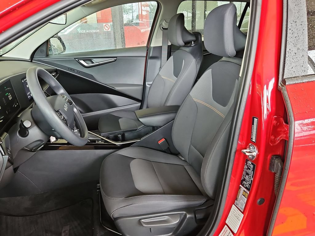 Used 2025 Kia Niro LX FWD image 25