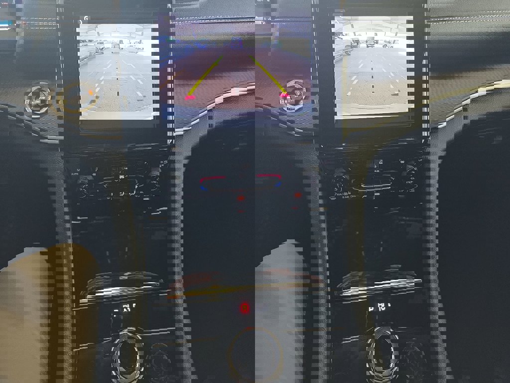 Used 2024 Jeep Grand Cherokee L Altitude image 13