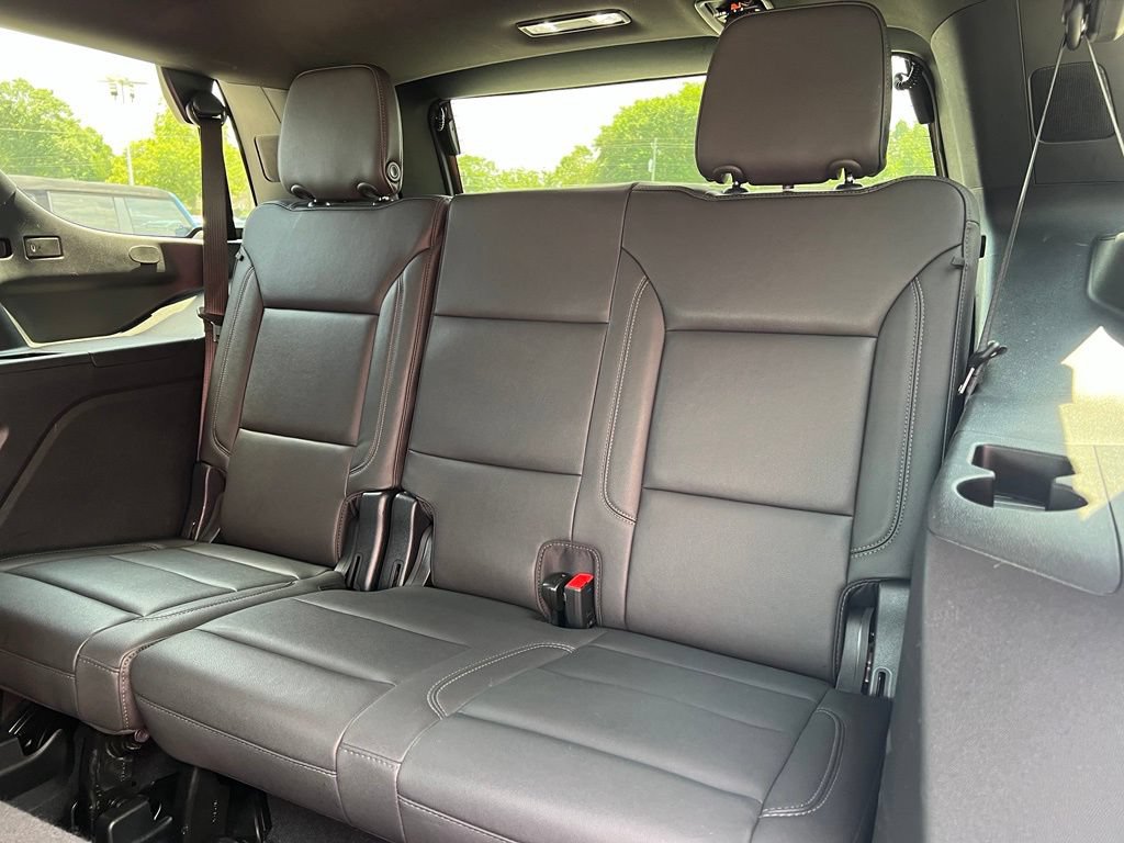 Used 2025 Chevrolet Tahoe LT RWD image 9