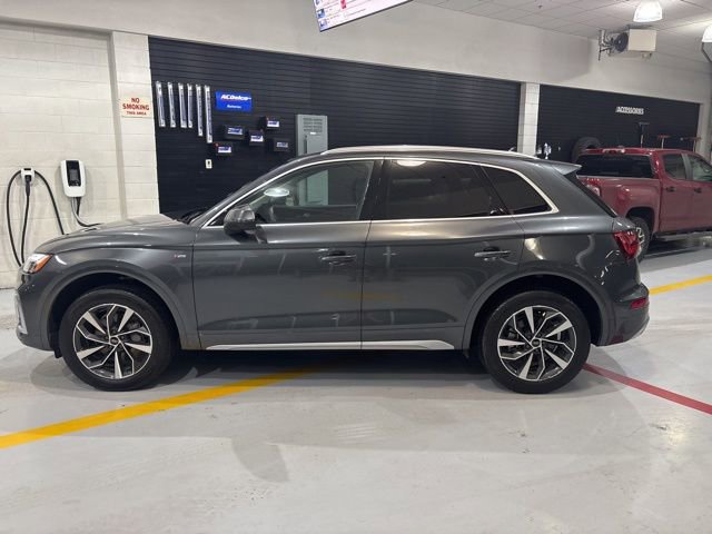 Used 2023 Audi Q5 2.0T Premium w/ Convenience Package image 5