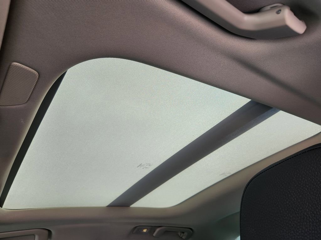 Used 2025 Volvo S60 T8 Plus image 15