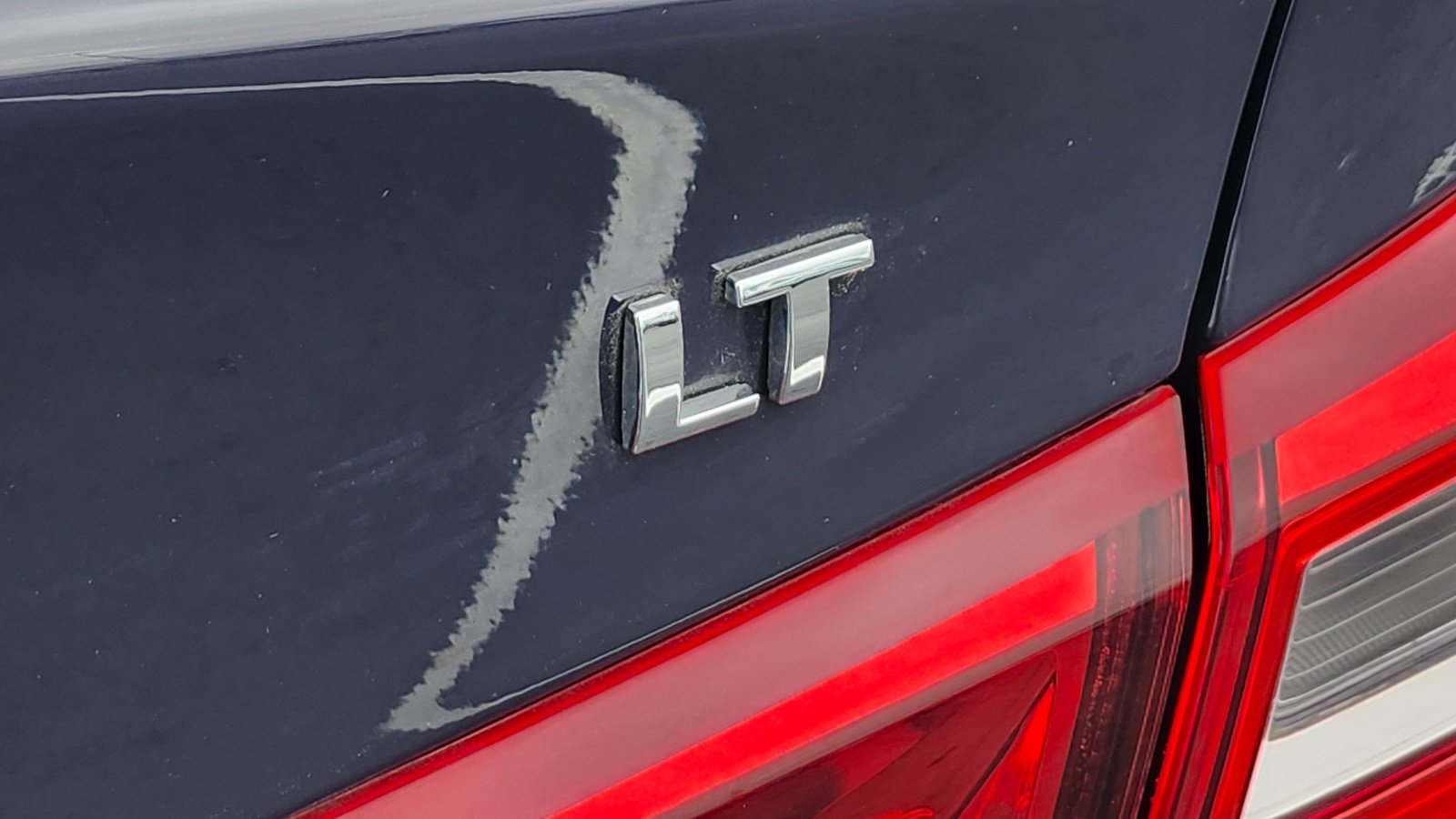 Used 2025 Chevrolet Malibu LT FWD image 16