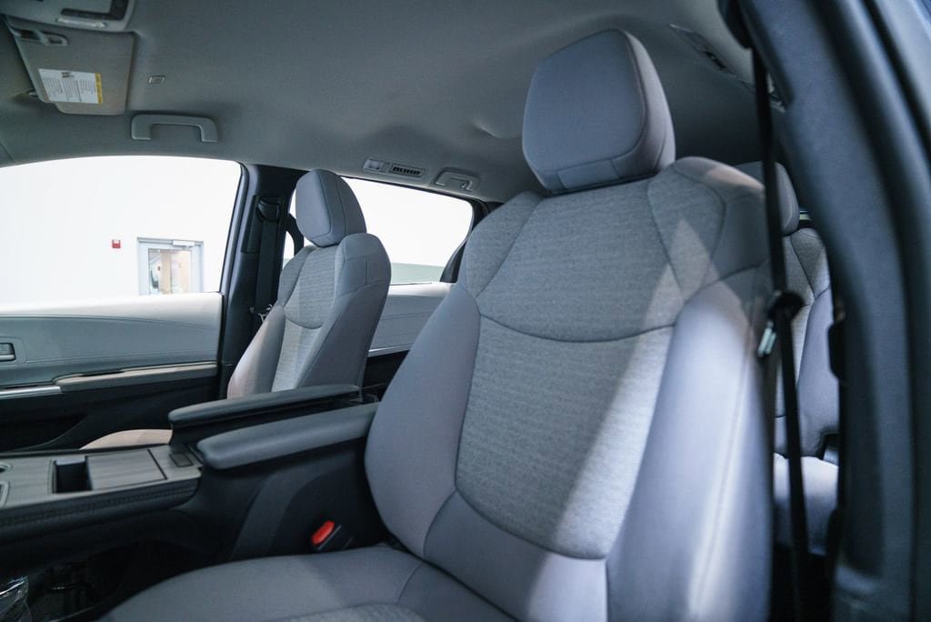 Certified 2026 Toyota Sienna LE FWD image 6