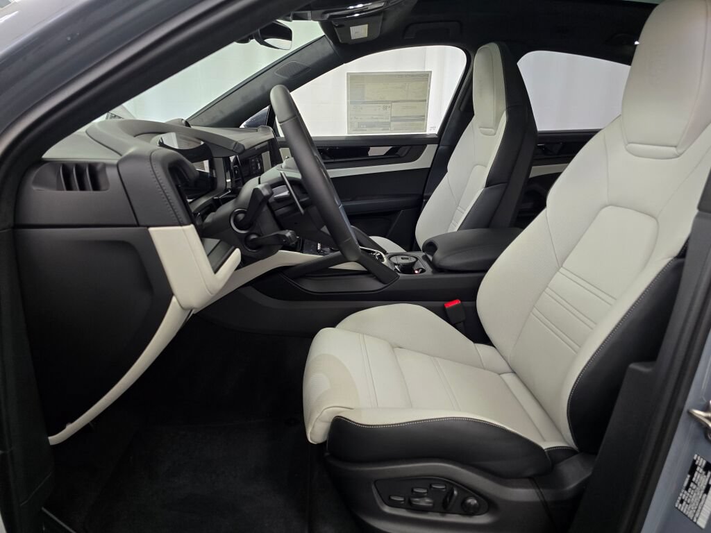 New 2026 Porsche Cayenne GTS AWD/4WD image 14