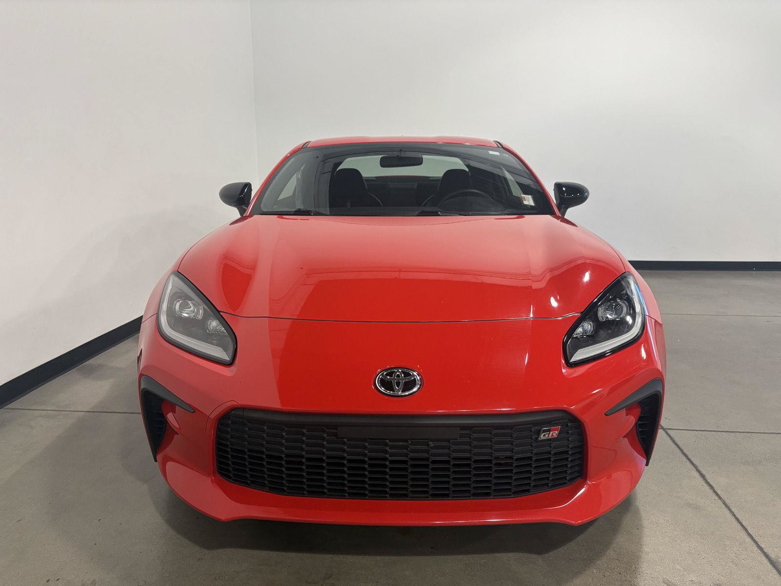 Used 2022 Toyota GR86 Premium w/ ALL Weather Mat Package (TMS) RWD image 9