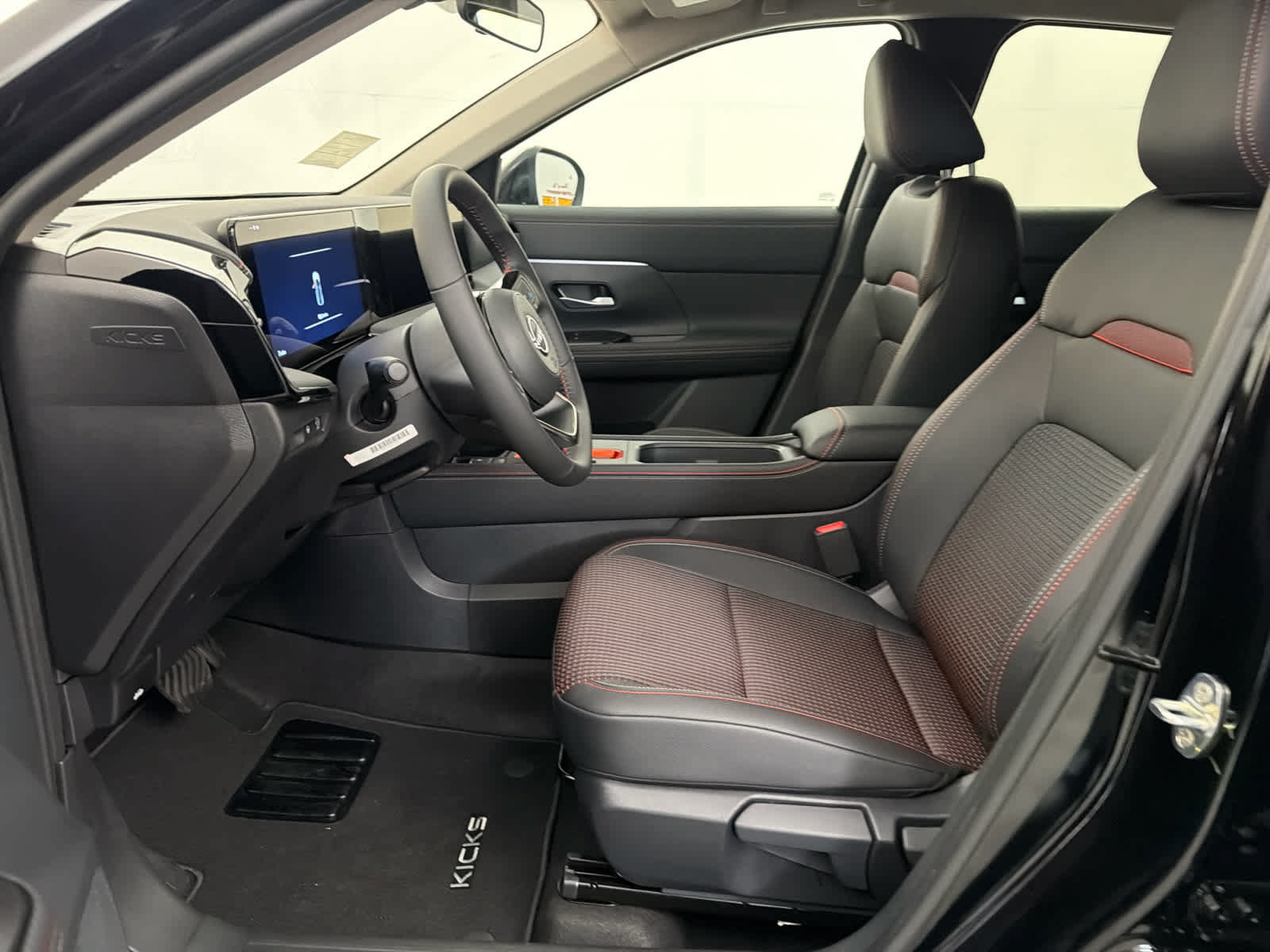 New 2026 Nissan Kicks SR FWD image 14