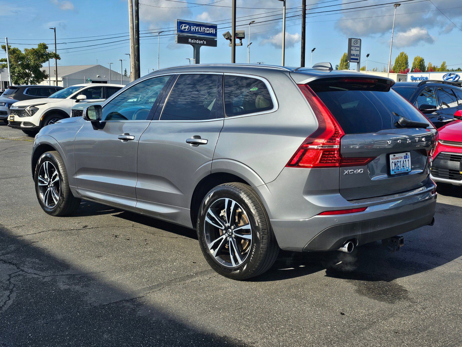 Used 2020 Volvo XC60 T6 Momentum image 5