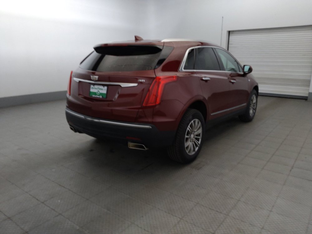 Used 2017 Cadillac XT5 Luxury w/ Driver Awareness Package FWD image 9
