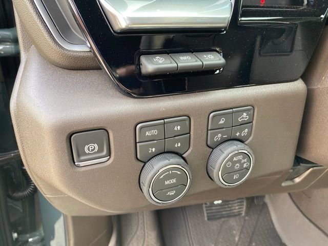 New 2026 Chevrolet Silverado 2500 LTZ w/ LTZ Convenience Package AWD/4WD image 28