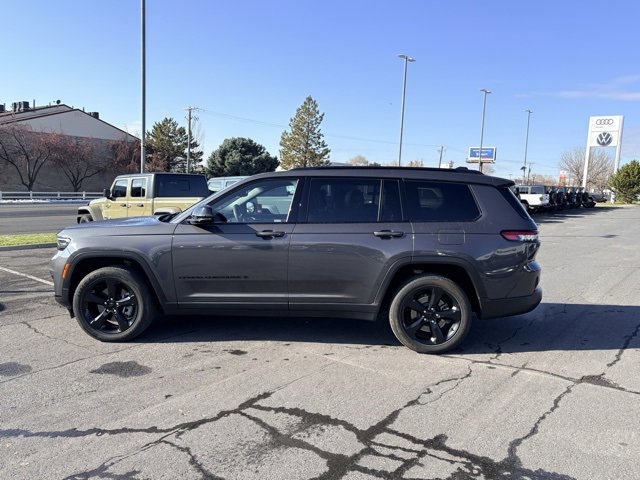 Used 2023 Jeep Grand Cherokee L Laredo image 6