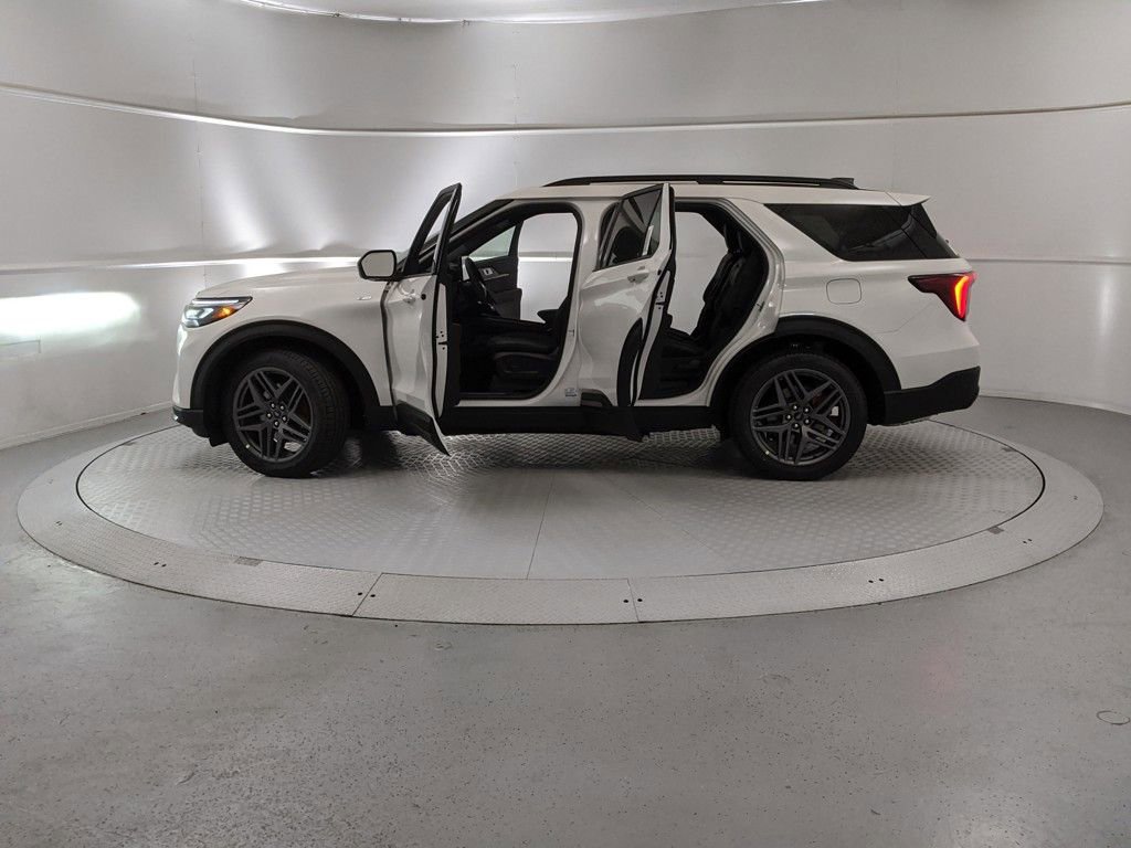 New 2025 Ford Explorer ST-Line w/ Premium Package image 11