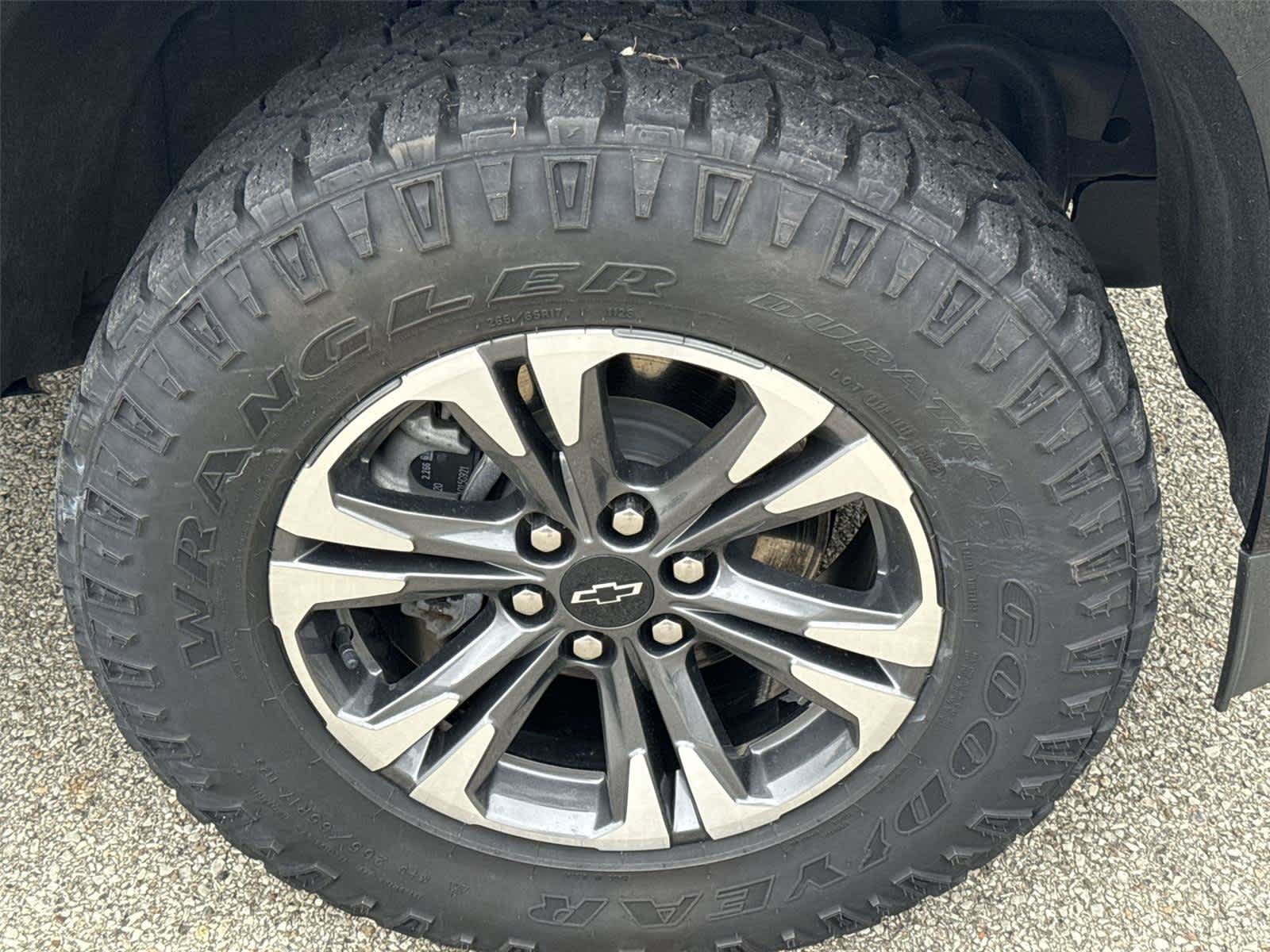 Used 2022 Chevrolet Colorado Z71 AWD/4WD image 12