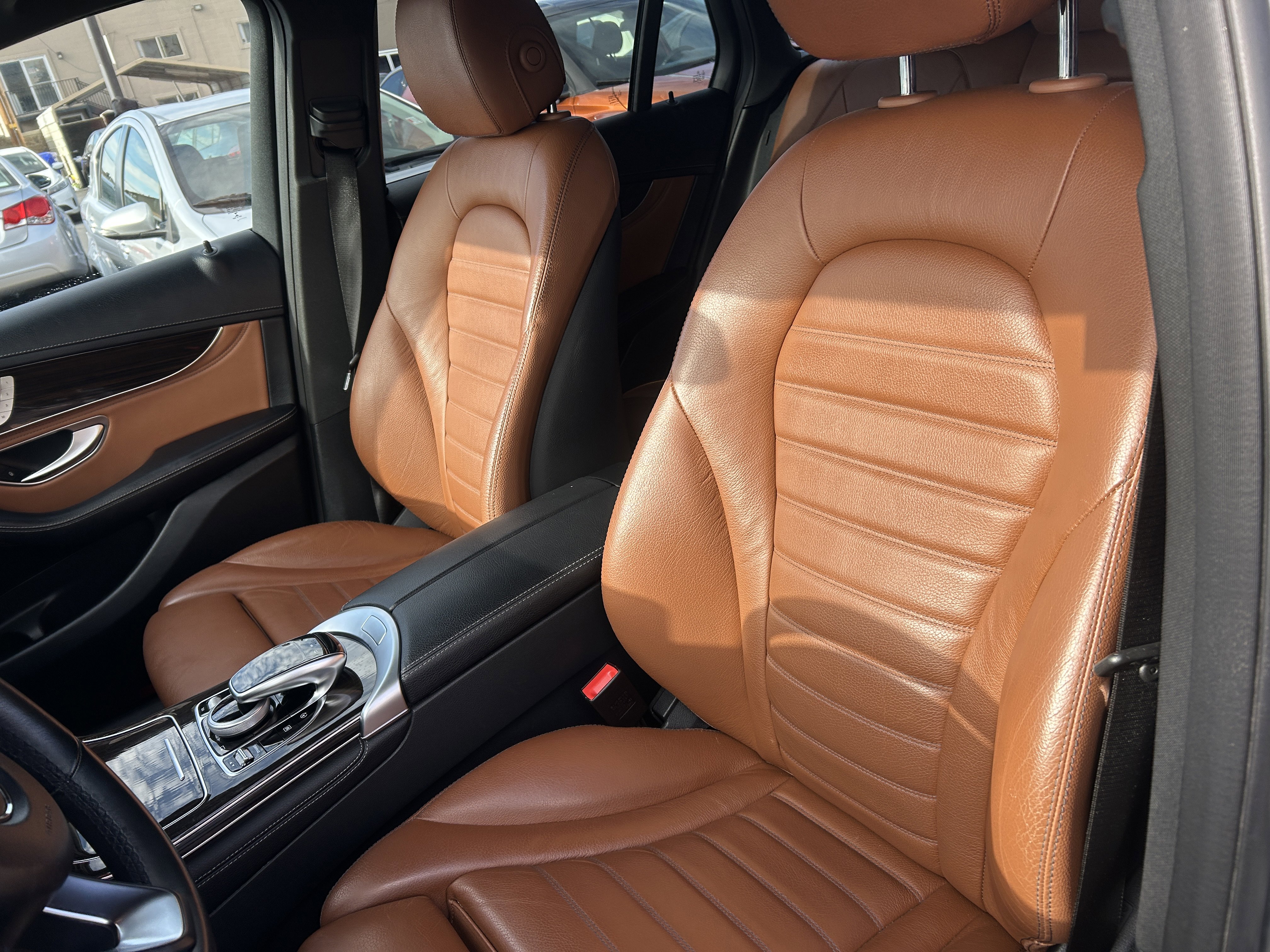 Used 2017 Mercedes-Benz GLC 300 4MATIC image 7