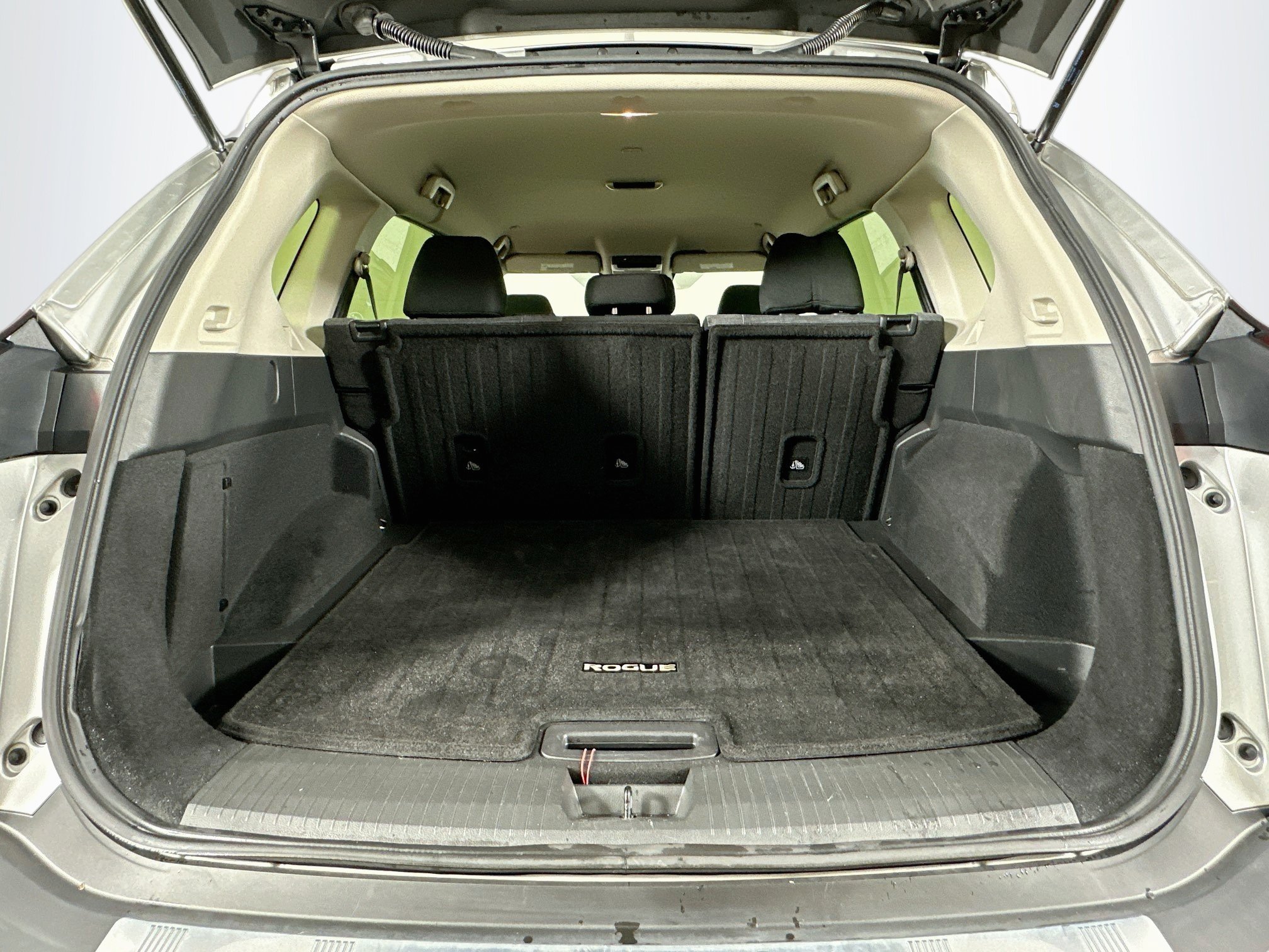Used 2023 Nissan Rogue SV FWD image 27