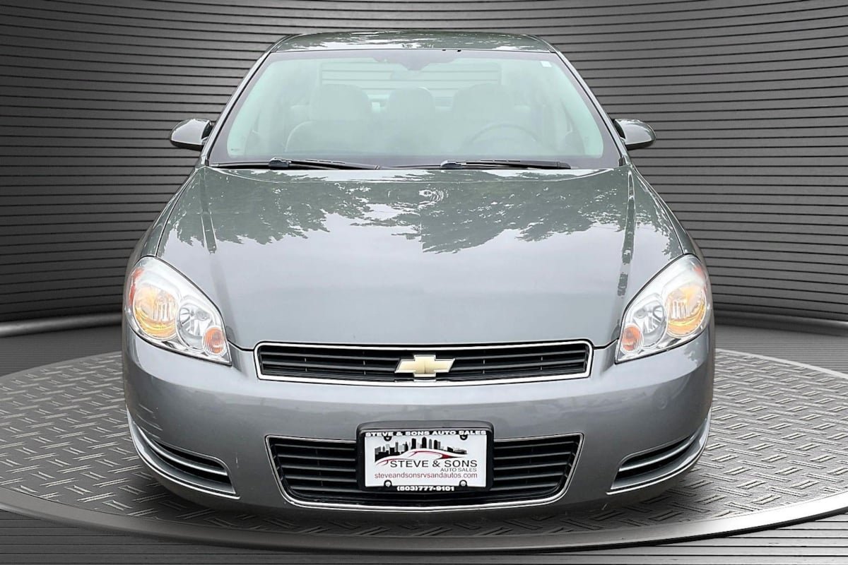 Used 2008 Chevrolet Impala LT FWD image 2
