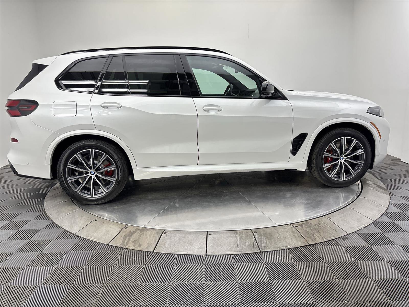 New 2026 BMW X5 M60i AWD/4WD image 17