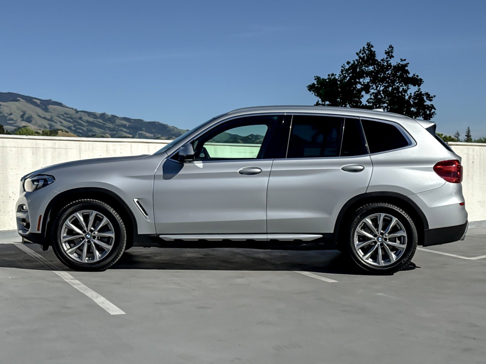 Used 2019 BMW X3 xDrive30i AWD/4WD image 2