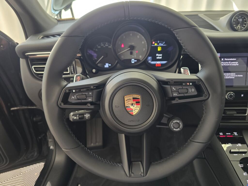 New 2025 Porsche Macan S image 16