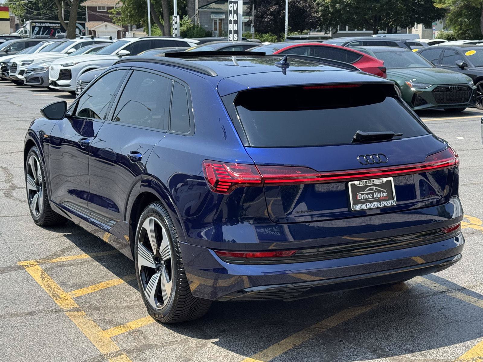 Used 2022 Audi e-tron Premium Plus w/ Premium Plus Package AWD/4WD image 7