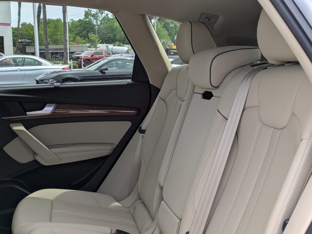 Used 2021 Audi Q5 Premium Plus w/ Premium Plus Package image 16