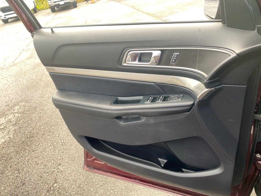 Used 2019 Ford Explorer XLT w/ Equipment Group 202A image 23