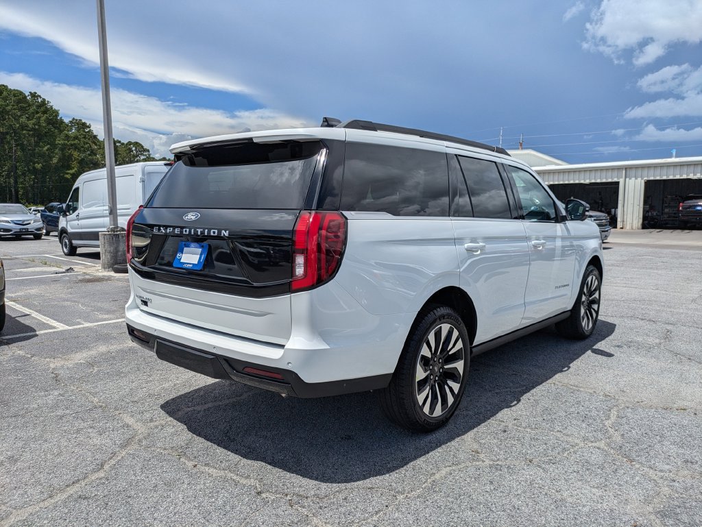 New 2027 Ford Expedition Platinum w/ Driver's Package RWD image 4