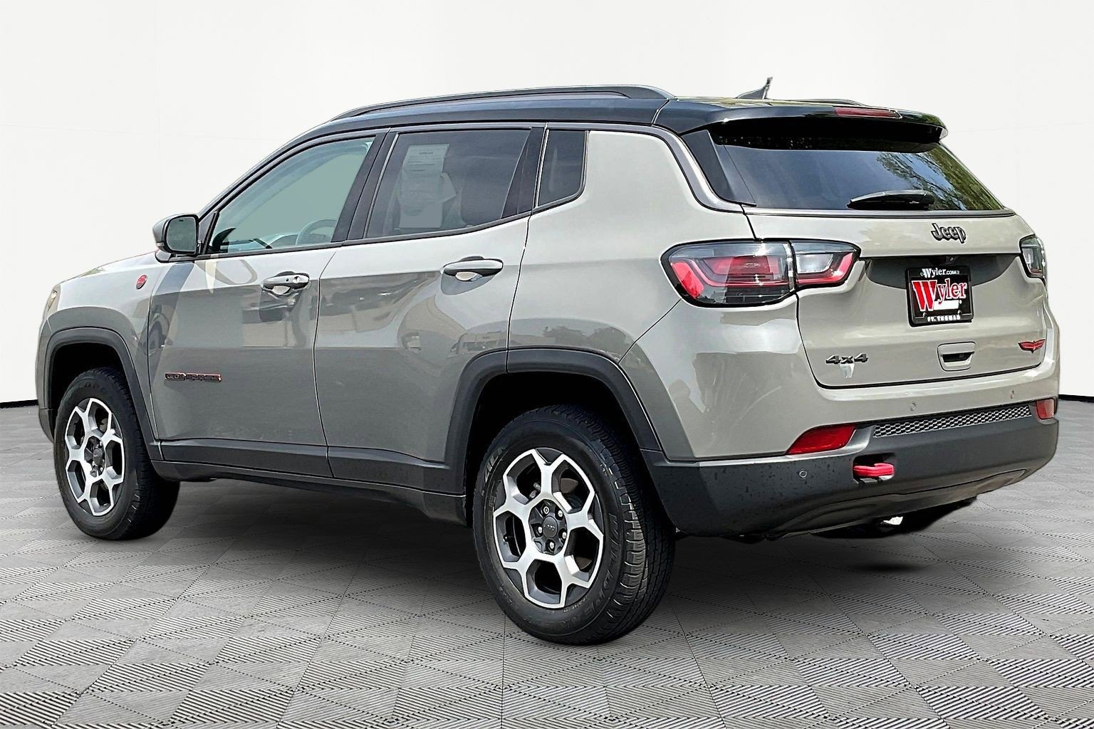 Used 2022 Jeep Compass Trailhawk w/ Trailhawk Elite Group AWD/4WD image 4