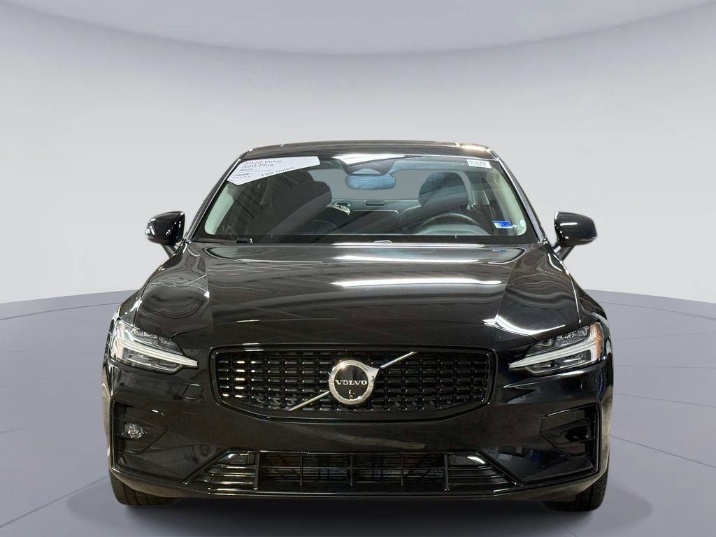 Used 2025 Volvo S60 B5 Plus AWD/4WD image 8