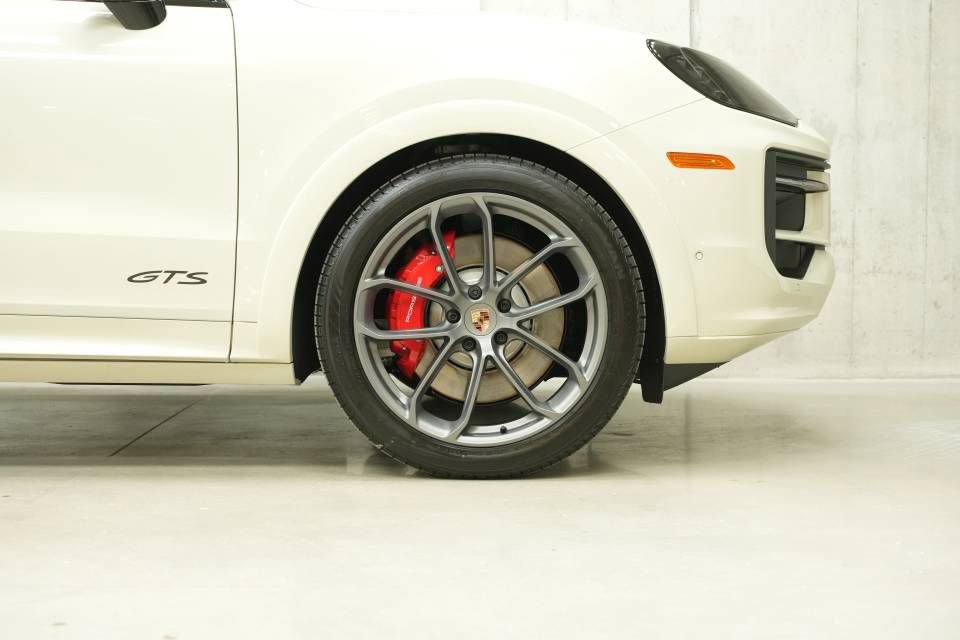 New 2026 Porsche Cayenne GTS image 42