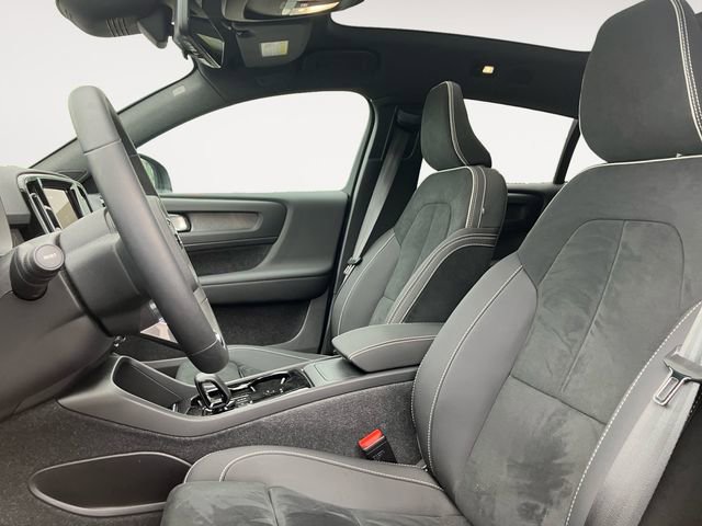 Used 2024 Volvo C40 P8 Recharge Ultimate w/ Protection Package Premier image 9