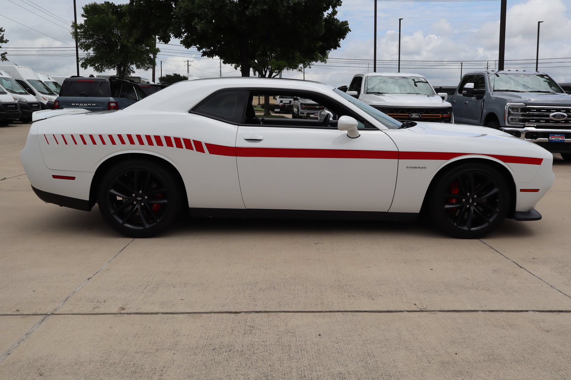 Used 2022 Dodge Challenger R/T w/ Plus Package RWD image 2