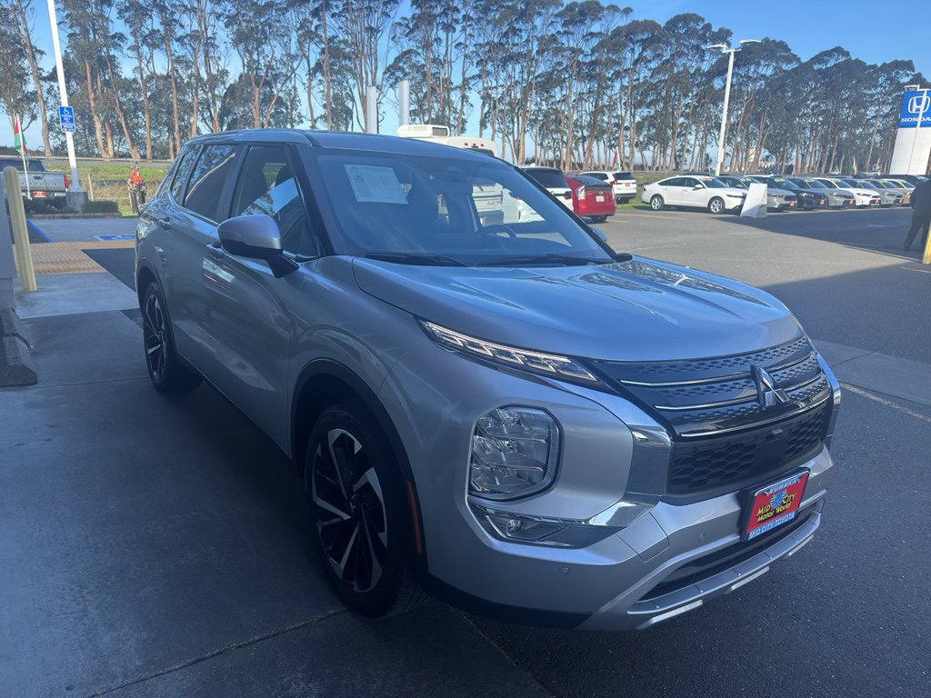 Used 2024 Mitsubishi Outlander SE image 22