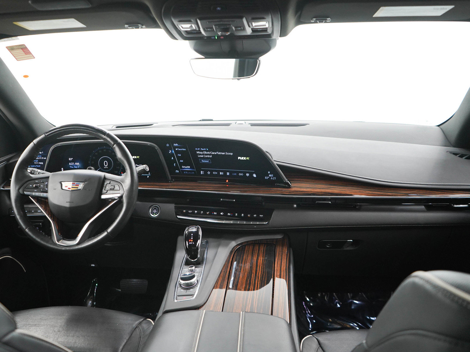 Used 2024 Cadillac Escalade ESV Premium Luxury w/ Performance Package AWD/4WD image 14