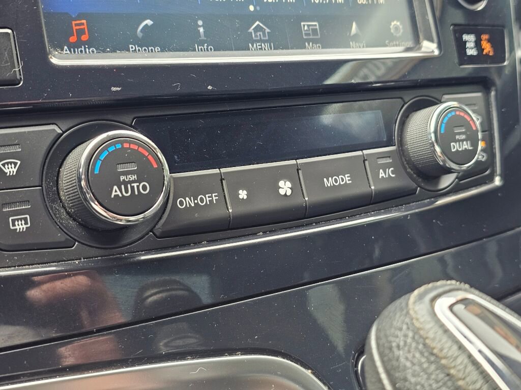 Used 2017 Nissan Maxima Platinum image 30