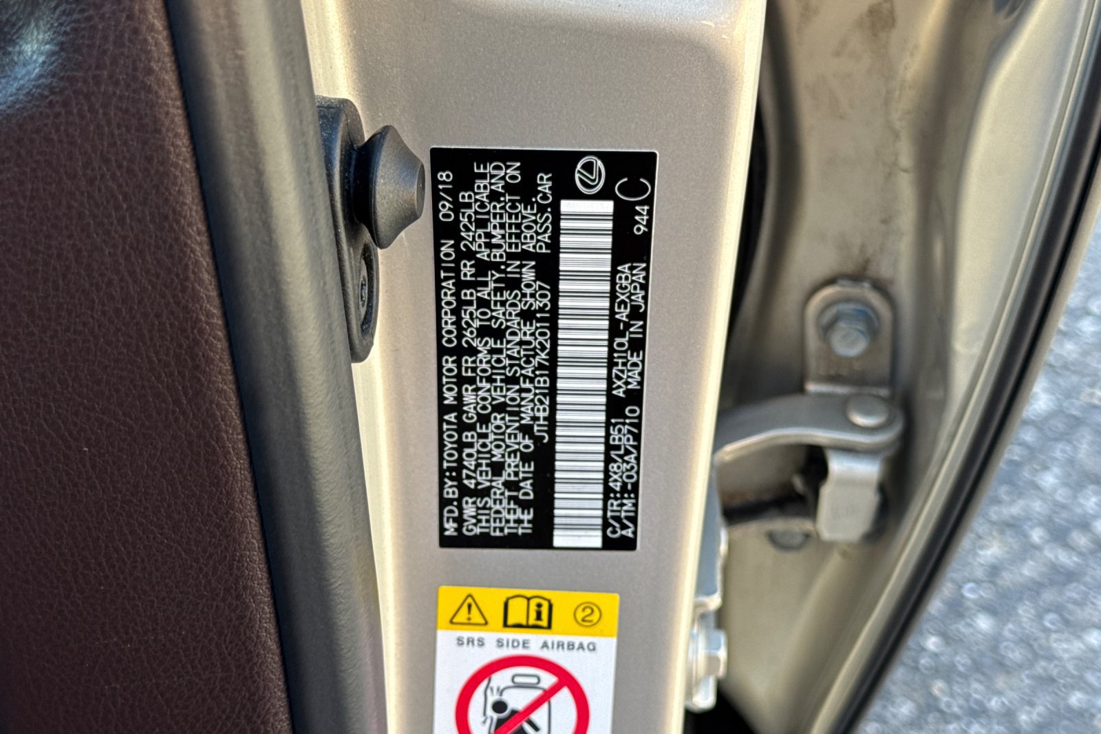Used 2019 Lexus ES 300h w/ Accessory Package 2 FWD image 30
