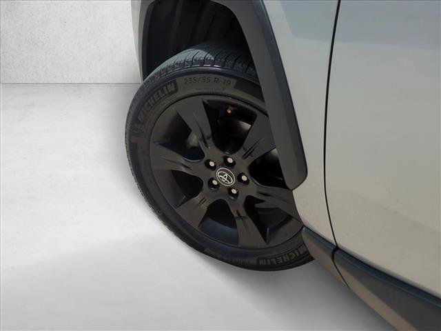 Used 2020 Toyota RAV4 XLE w/ Convenience Package FWD image 10