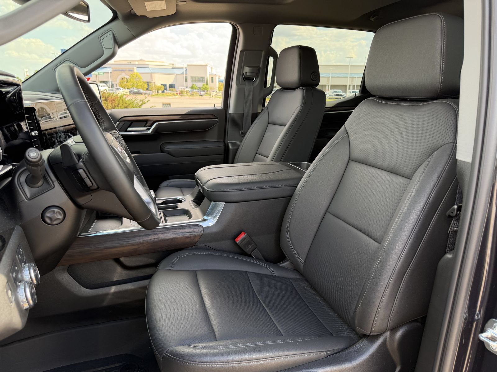 Used 2025 GMC Sierra 1500 SLT AWD/4WD image 28