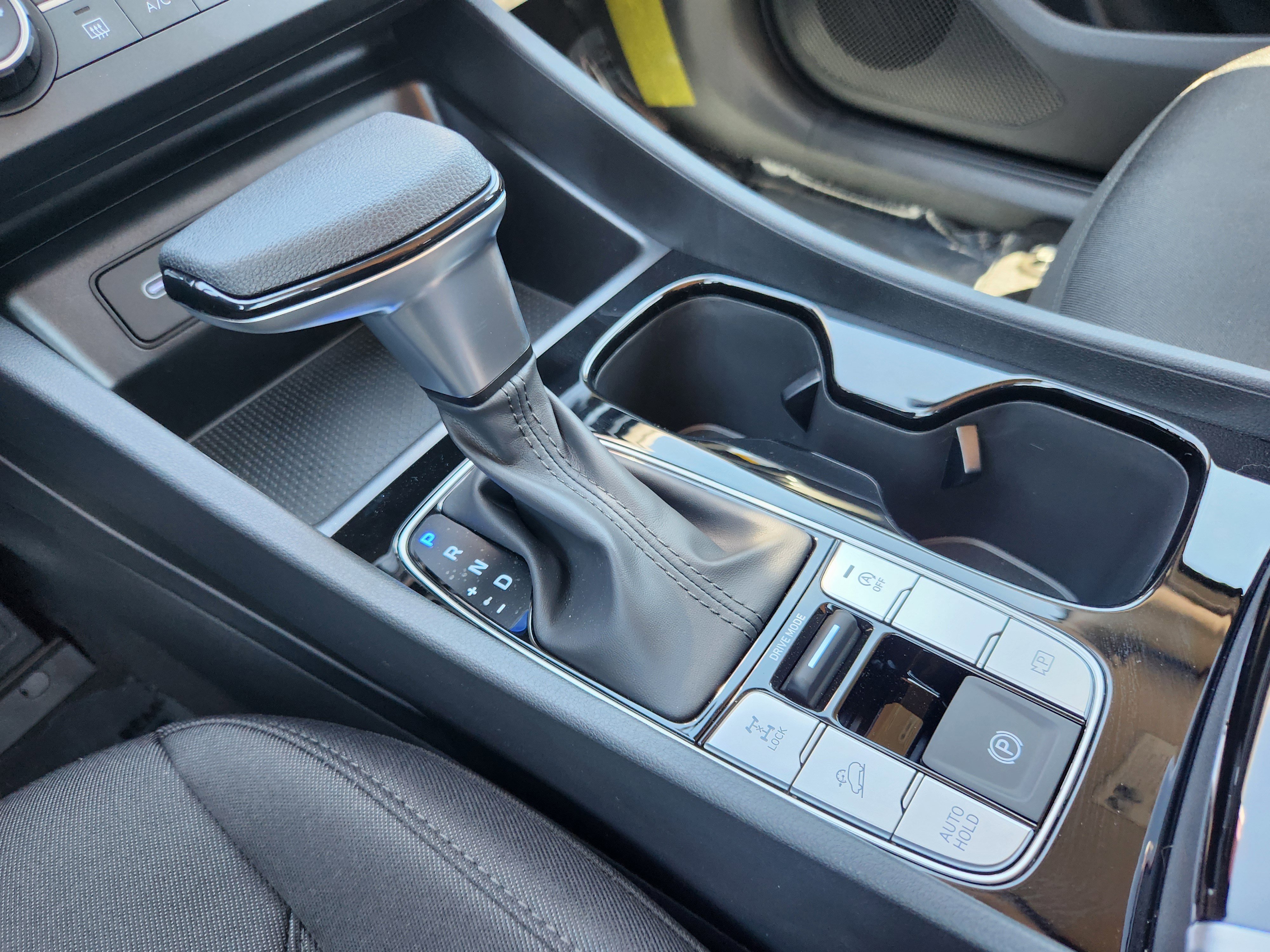 New 2025 Hyundai Tucson SE image 9