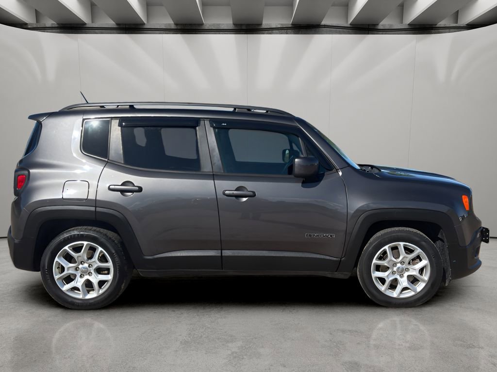 Used 2017 Jeep Renegade Latitude FWD image 6