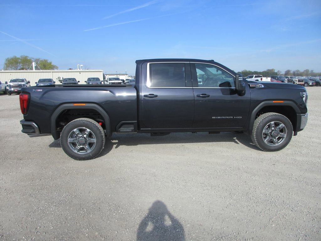 New 2026 GMC Sierra 2500 SLE image 3