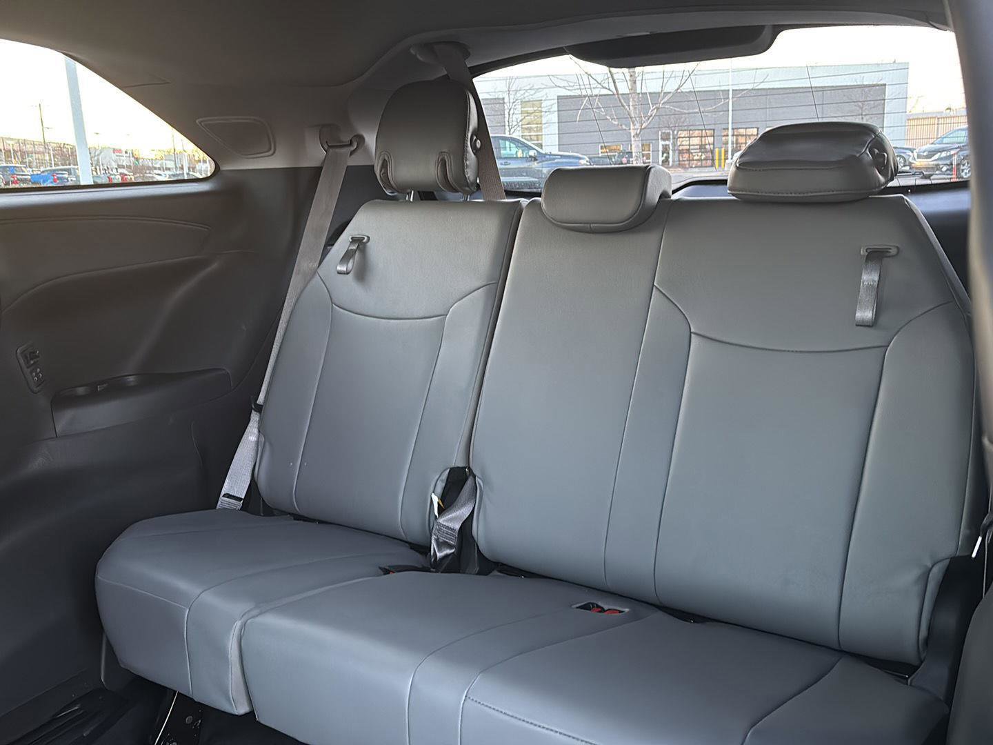 Used 2025 Toyota Sienna XLE w/ XLE Plus Package image 16