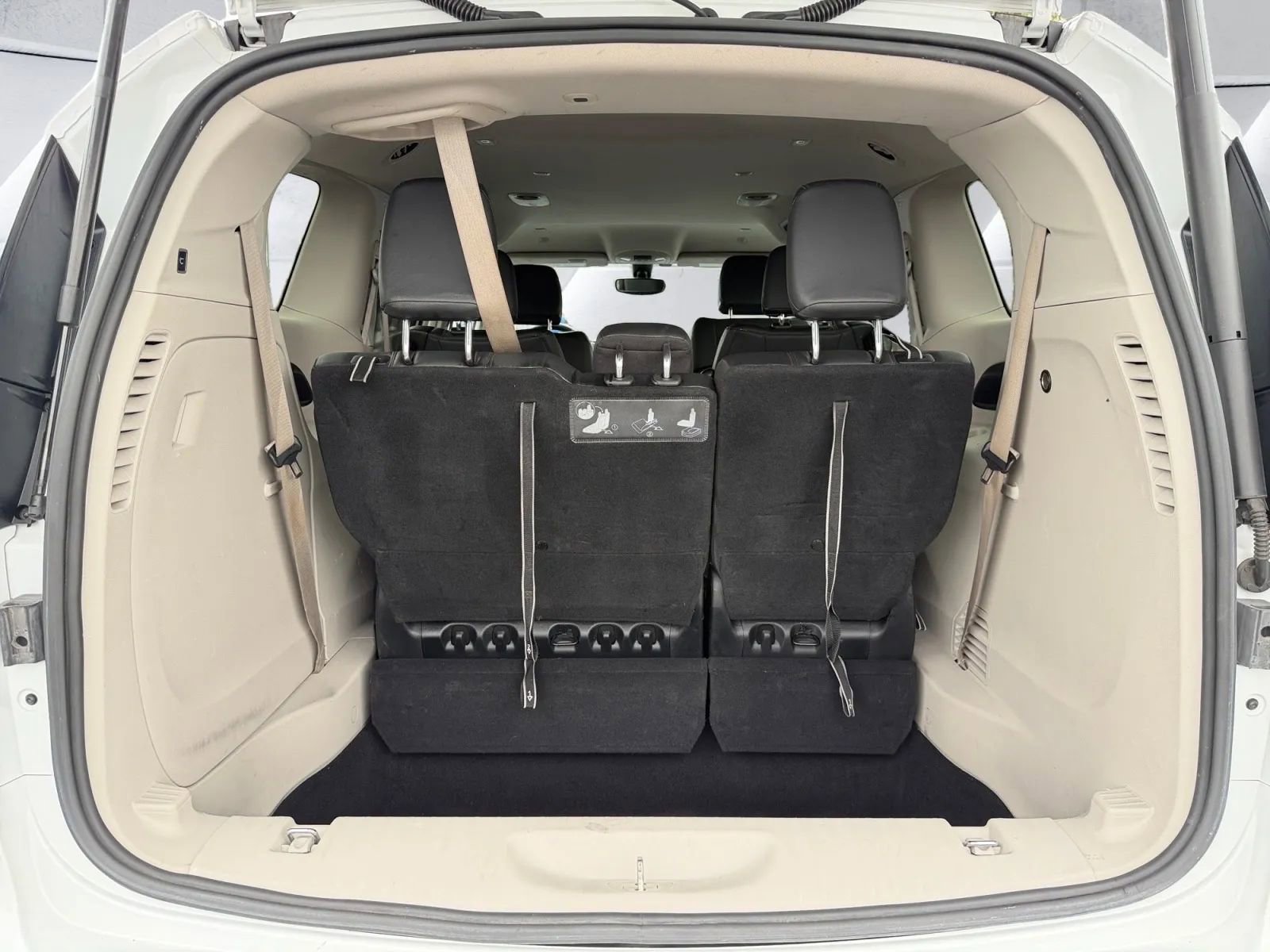 Used 2020 Chrysler Pacifica Touring-L image 22