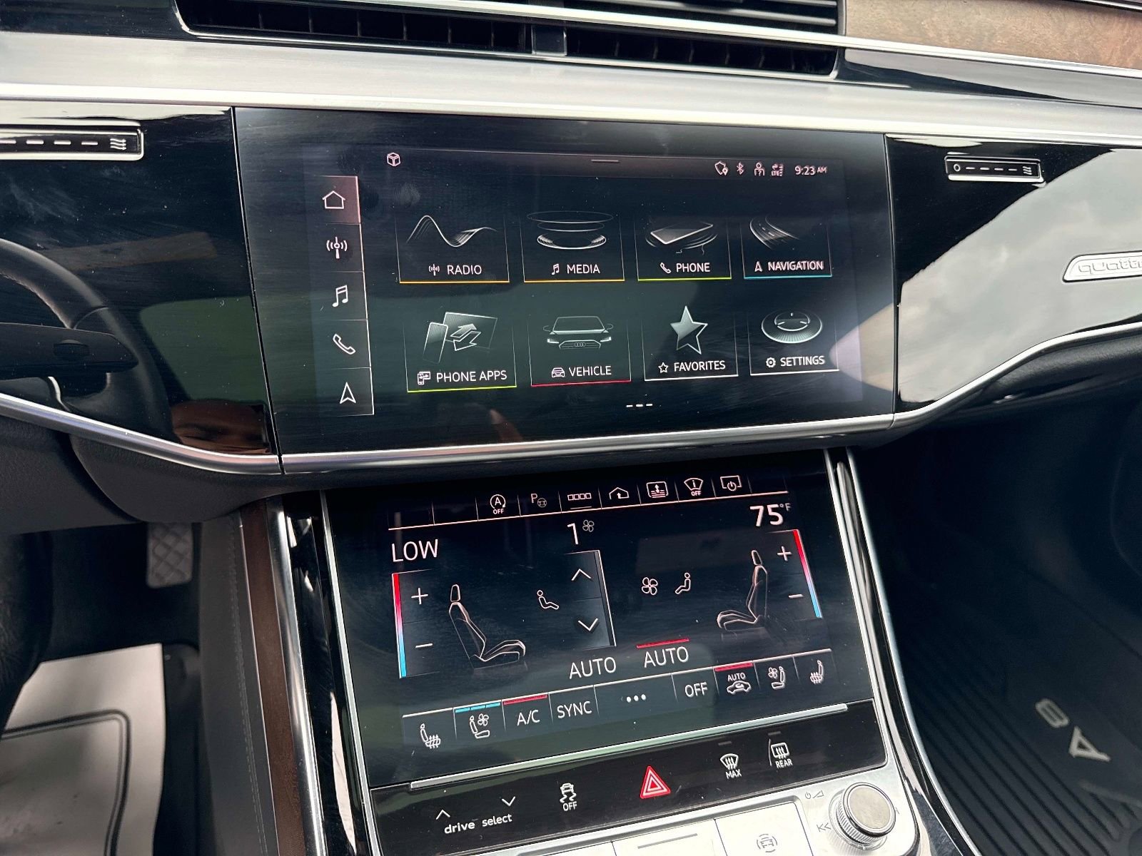 Used 2023 Audi A8 L 3.0T image 24