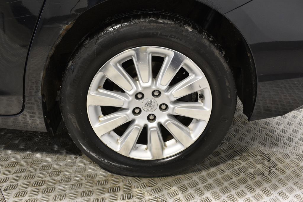 Used 2016 Toyota Sienna XLE image 34