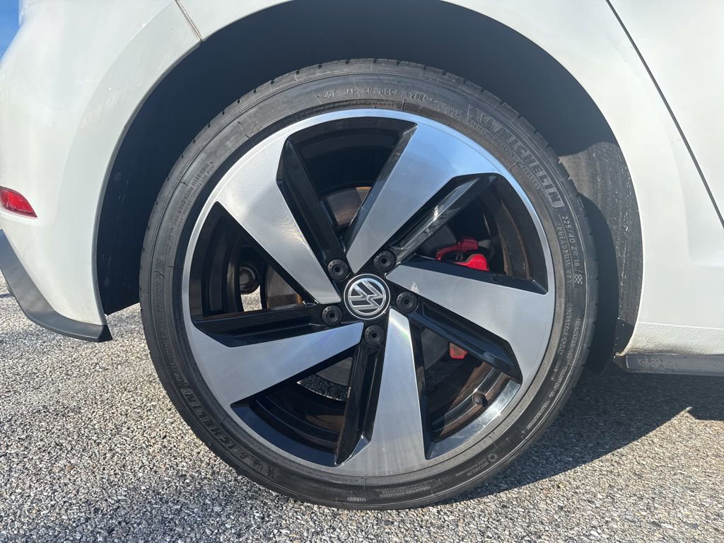 Used 2019 Volkswagen GTI SE image 10