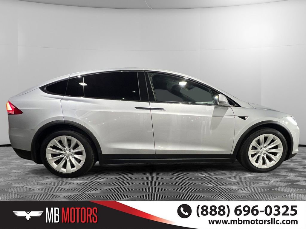 Used 2018 Tesla Model X 75D AWD/4WD image 2