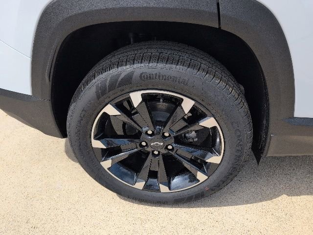 New 2026 Chevrolet Equinox RS w/ Convenience Package III FWD image 3