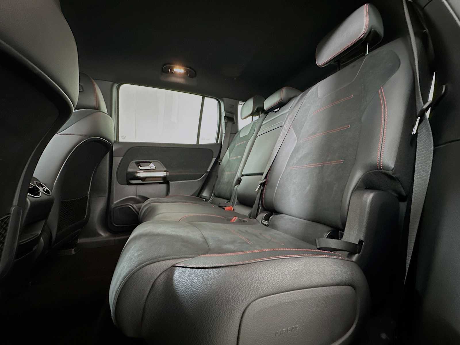 Used 2022 Mercedes-Benz EQB 300 EQB 300 image 21