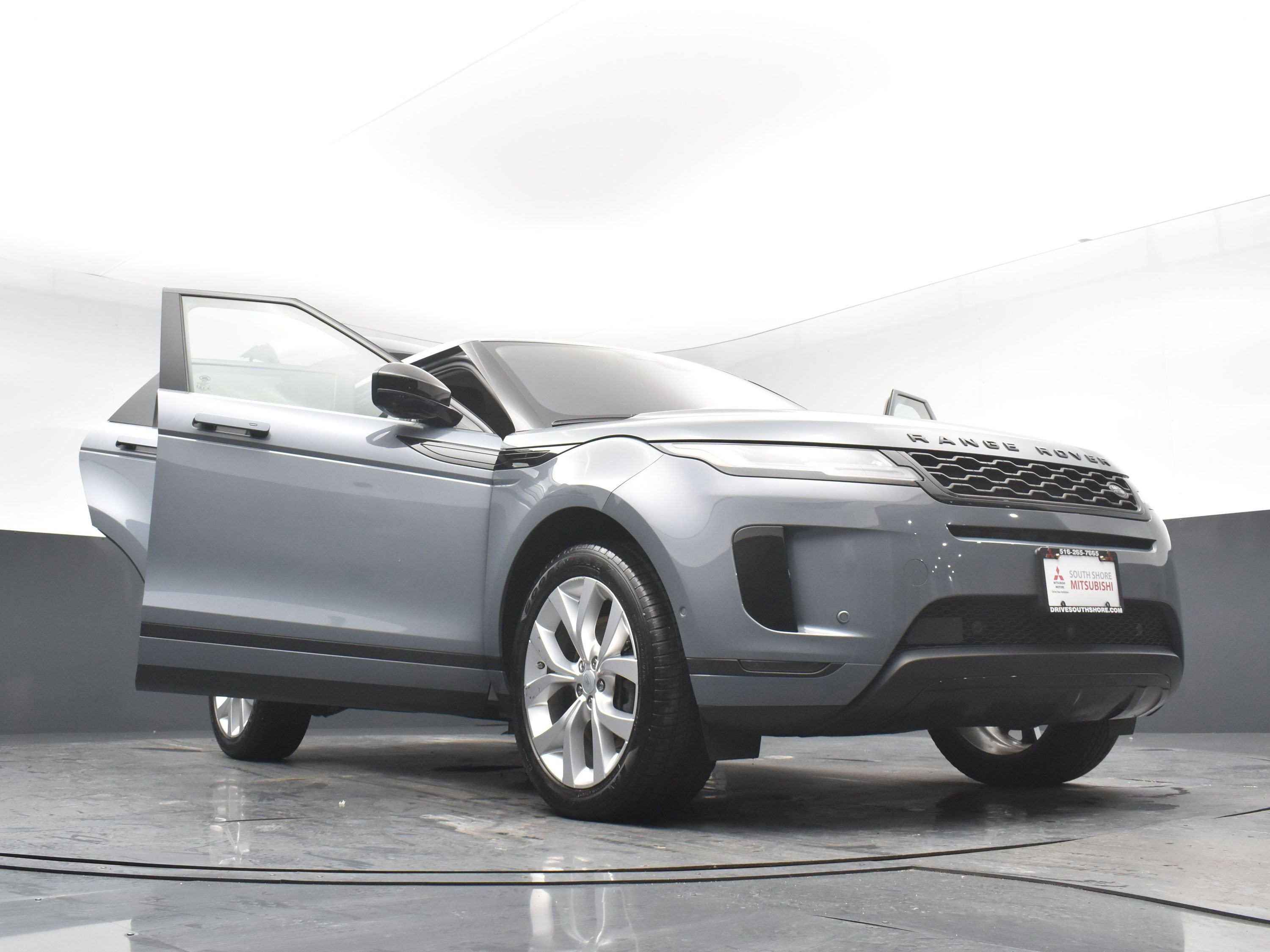 Used 2021 Land Rover Range Rover Evoque SE image 31